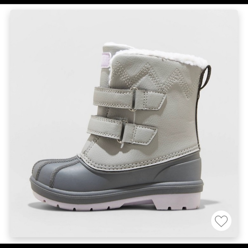 Size 7 Toddler Cat and Jack Waterproof cold weather boots with faux fur.